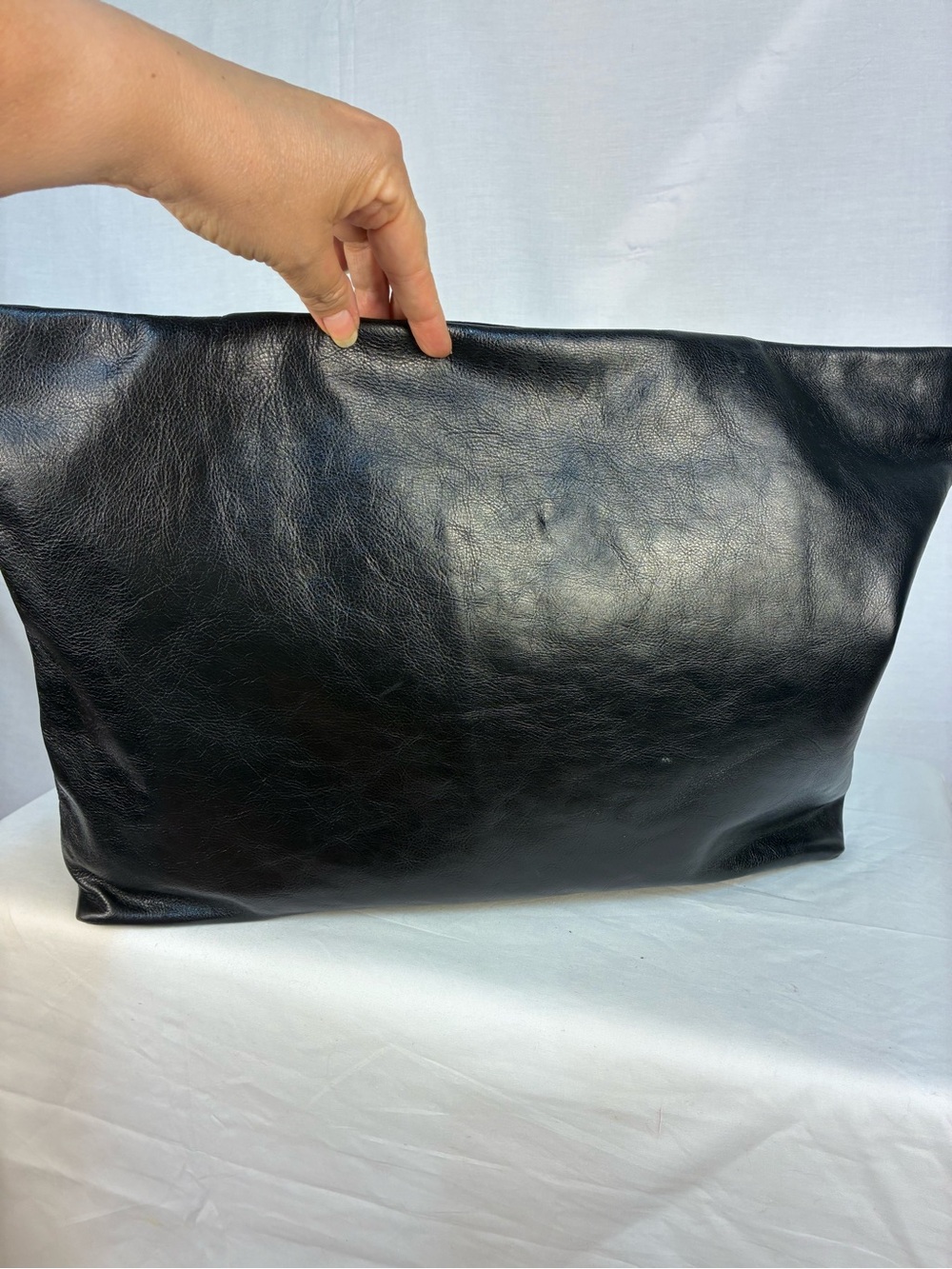 Neiman Marcus Made in Italy Black Leather Zipper Tote - Picture 4 of 10